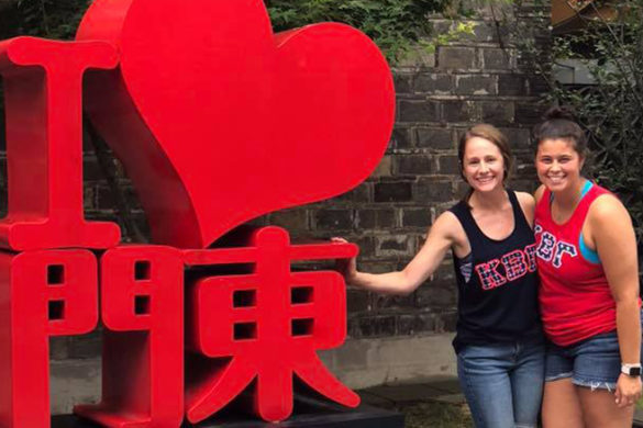 Alyssa Patterson ’13 and Emily Davies ’14 in China.