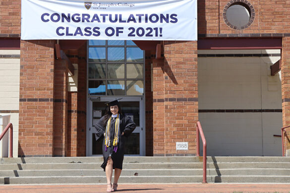 Class of 2021 congratulations banner for commencement.