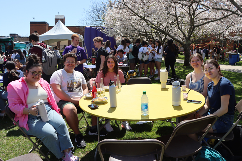 Students enjoying free food at Spring Fling.